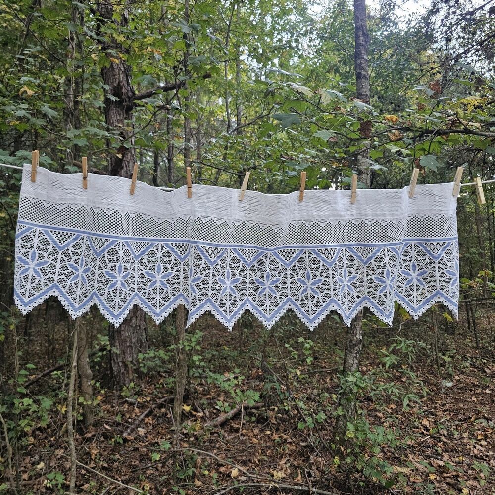 Vintage Louis Hornick Blue & White Floral Lace Valance 58" | 1980s Cottagecore